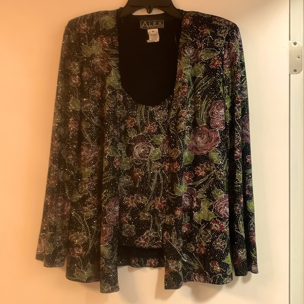 Beautiful Alex Evenings 2 piece Holiday bling top with cardigan Size M